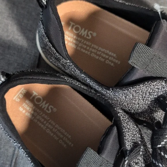 Toms Women's Cabrillo Black Terry Sneakers Sz 9.5 - Picture 3 of 5